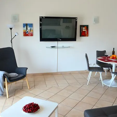 Apartment Sea Breeze *