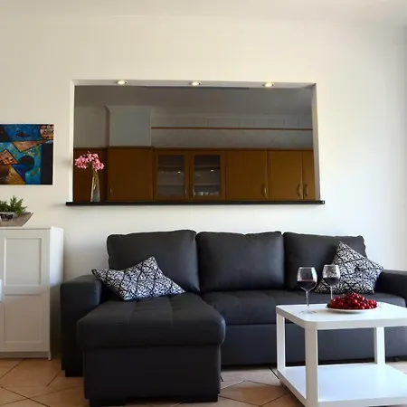 Apartment Sea Breeze *